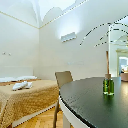 La Corte - Signorile Nel Cuore Di Apartment *